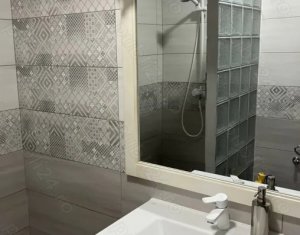 Maison 4 chambres à vendre dans Floresti