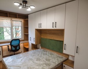 Appartement 4 chambres à vendre dans Cluj-napoca, zone Manastur