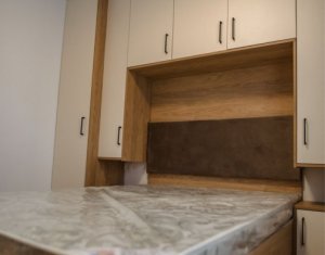 Appartement 4 chambres à vendre dans Cluj-napoca, zone Manastur