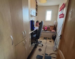 Apartament 3 camere, zona Petrom, parcare subterana