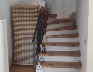 Maison 4 chambres à vendre dans Floresti