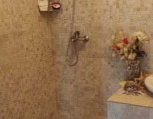 Maison 4 chambres à vendre dans Floresti