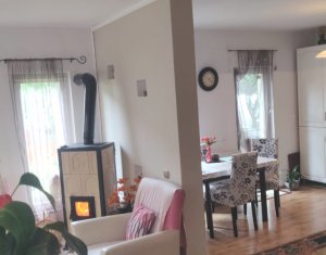 Maison 4 chambres à vendre dans Floresti