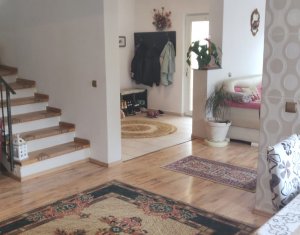 Maison 4 chambres à vendre dans Floresti