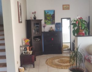 Maison 4 chambres à vendre dans Floresti