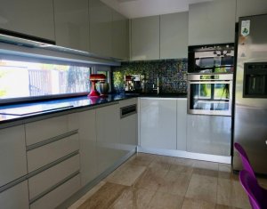 Maison 6 chambres à vendre dans Cluj-napoca, zone Borhanci