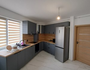 Appartement 3 chambres à vendre dans Floresti