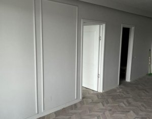 Appartement 3 chambres à vendre dans Cluj-napoca, zone Intre Lacuri