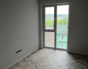 Appartement 3 chambres à vendre dans Cluj-napoca, zone Intre Lacuri