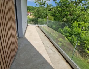 Maison 4 chambres à vendre dans Floresti