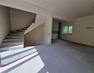 Maison 4 chambres à vendre dans Floresti
