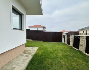 Maison 4 chambres à vendre dans Chinteni