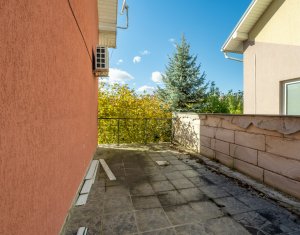Maison 5 chambres à vendre dans Floresti