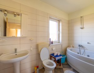 Maison 5 chambres à vendre dans Floresti