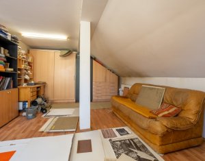 Maison 5 chambres à vendre dans Floresti