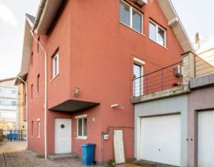 Maison 5 chambres à vendre dans Floresti