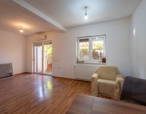 Maison 5 chambres à vendre dans Floresti