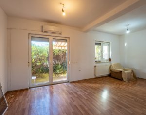 Maison 5 chambres à vendre dans Floresti