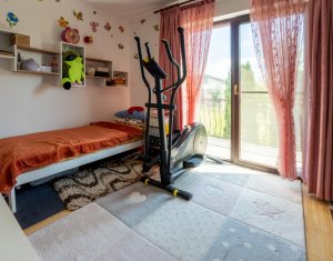 Maison 5 chambres à vendre dans Floresti