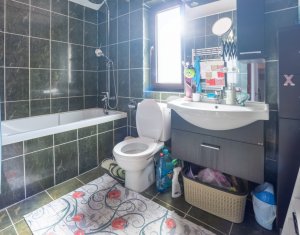Maison 5 chambres à vendre dans Floresti