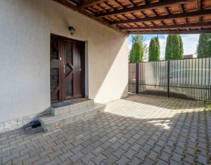 Maison 5 chambres à vendre dans Floresti