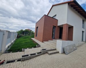Maison 5 chambres à vendre dans Chinteni