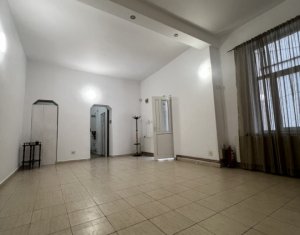 Bureau à louer, 51m2 dans Cluj-napoca, zone Centru