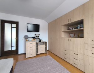 Casa individuala 5 camere, Floresti, strada linistita