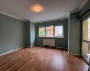 Maison 4 chambres à louer dans Cluj-napoca, zone Buna Ziua