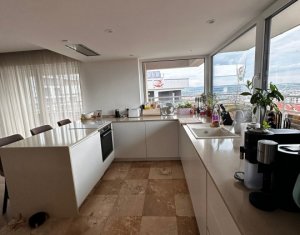 Appartement 5 chambres à vendre dans Cluj-napoca, zone Buna Ziua