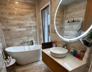 Appartement 5 chambres à vendre dans Cluj-napoca, zone Buna Ziua