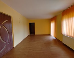 Maison 5 chambres à vendre dans Floresti
