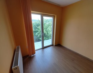 Maison 5 chambres à vendre dans Floresti