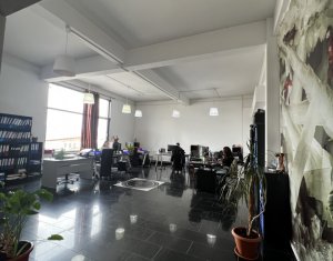 Espace Commercial à louer dans Cluj-napoca, zone Bulgaria
