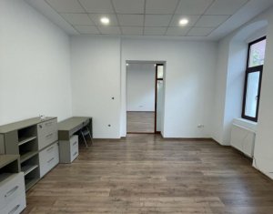 Bureau à louer, 80m2 dans Cluj-napoca, zone Centru