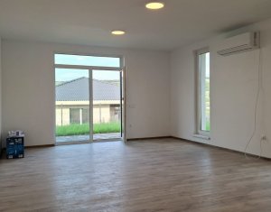 Maison 4 chambres à louer dans Corusu, zone Centru