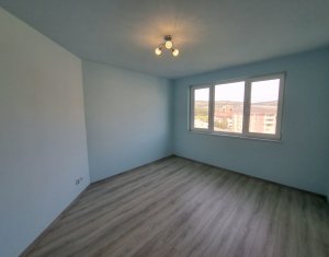Apartament cu 3 camere, zona Vivo, Floresti