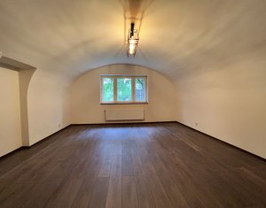 Appartement 4 chambres à vendre dans Cluj-napoca, zone Gruia