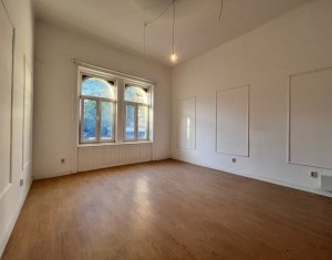 Bureau à louer, 62m2 dans Cluj-napoca, zone Centru