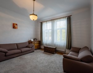 Maison 5 chambres à vendre dans Cluj-napoca, zone Andrei Muresanu