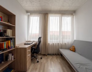 De vanzare apartament cu 3 camere, parcare, Floresti