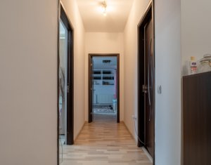 De vanzare apartament cu 3 camere, parcare, Floresti
