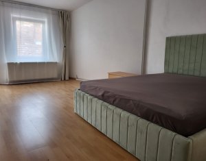 Appartement 3 chambres à louer dans Cluj-napoca, zone Centru