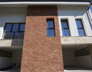 Maison 5 chambres à vendre dans Chinteni