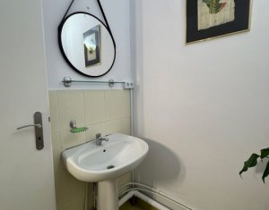 Appartement 3 chambres à louer dans Cluj-napoca, zone Zorilor