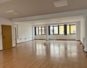 Bureau à louer, 128m2 dans Cluj-napoca, zone Centru