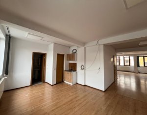 Bureau à louer dans Cluj-napoca, zone Centru