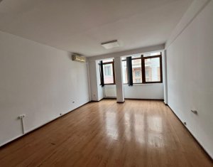 Bureau à louer dans Cluj-napoca, zone Centru