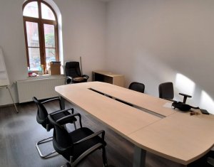 Bureau à louer, 65m2 dans Cluj-napoca, zone Centru