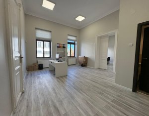 Bureau à louer dans Cluj-napoca, zone Centru